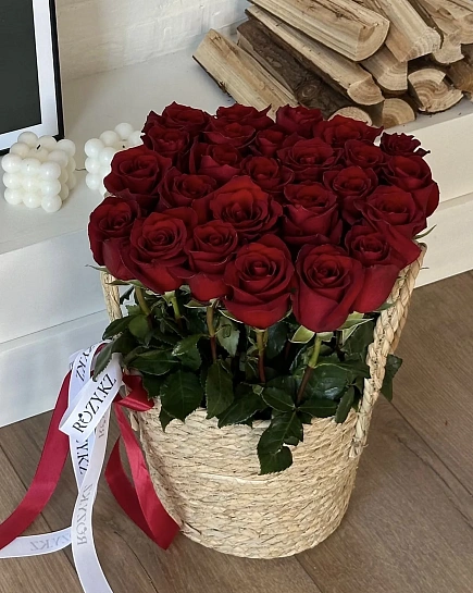 Кашпо из красных роз с доставкой по Астане