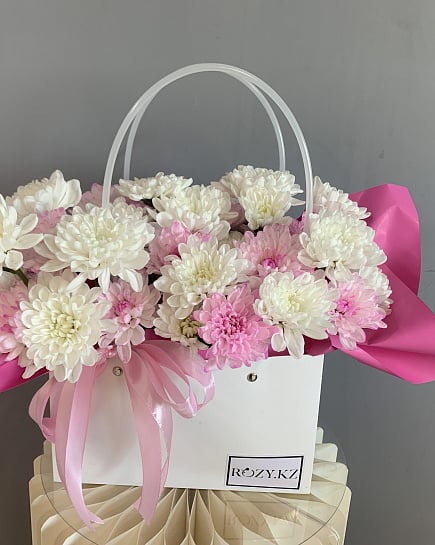 Хризантемовое облако в стильной сумочке with delivery to Astana