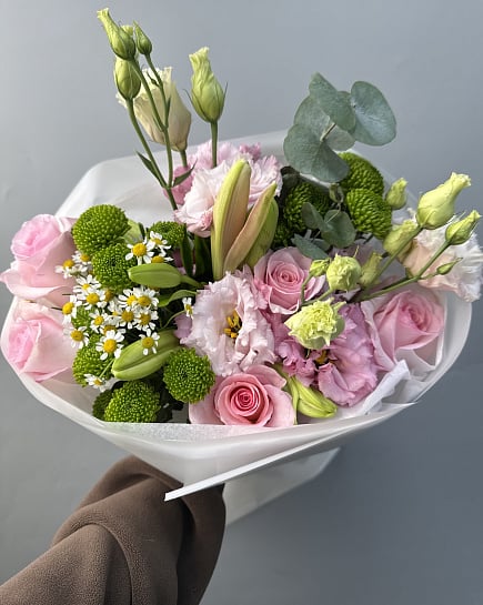 Нежный букет из розовых роз и эустомы с доставкой по Астане