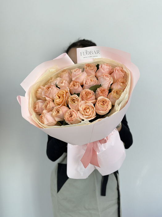 25 fragrant roses