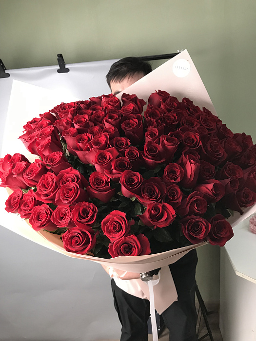 Высокие красные розы 80 см 101 шт