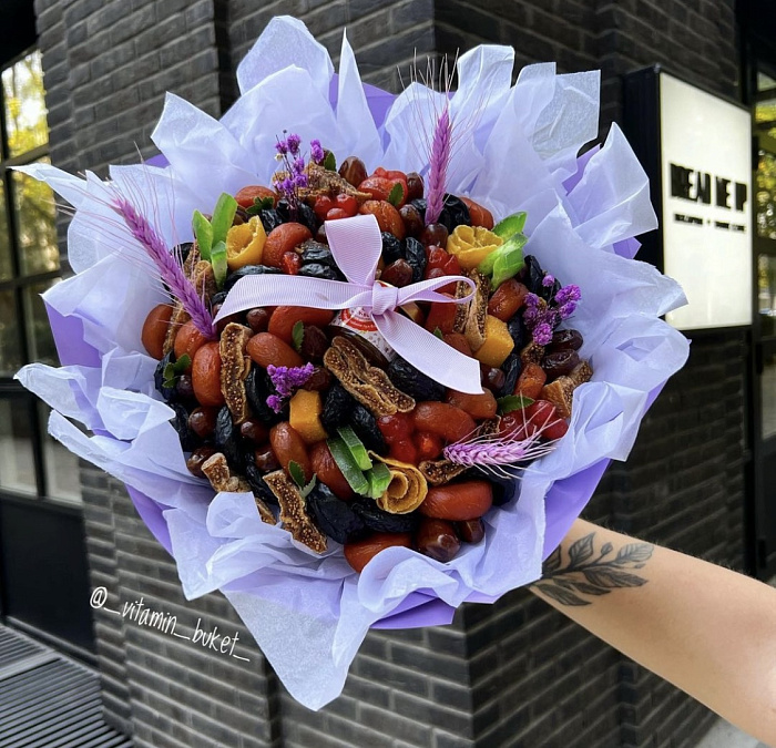 Dried fruit bouquet