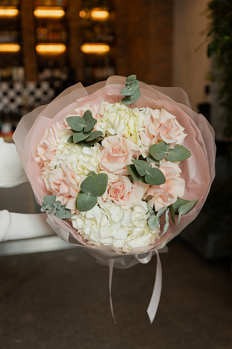 Snow White Hydrangea and French Rose Snow White Hydrangea and French Rose