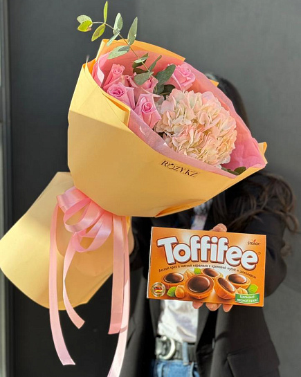 Bouquet of Bouquet compliment with toffifee flowers delivered to Astana