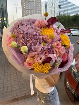 Яркий микс с гортензией и краспедией