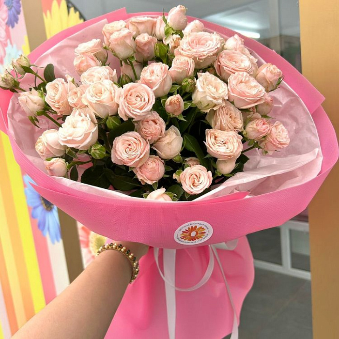 Bouquet of 10 spray roses in Almaty