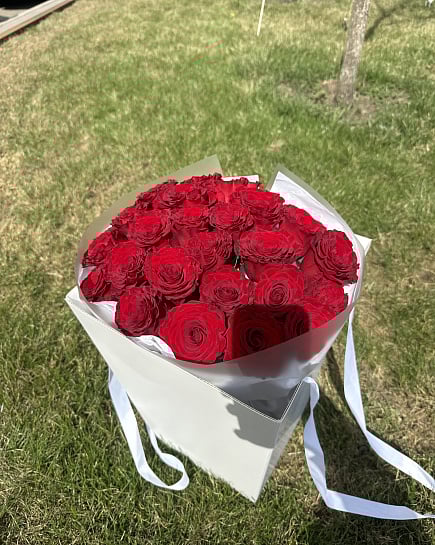 Классическая страсть: букет из красных роз с доставкой по Астане