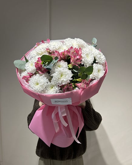 Букет из белых хризантем и розовой альстромерии с доставкой по Астане