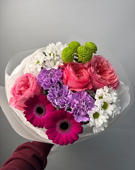 Яркий микс с пионовидными розами и герберами с доставкой по Астане