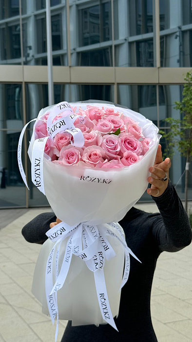 Bouquet of 25 pink roses