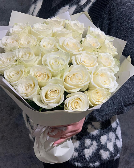 Букет из 25 белых роз с доставкой по Алматы