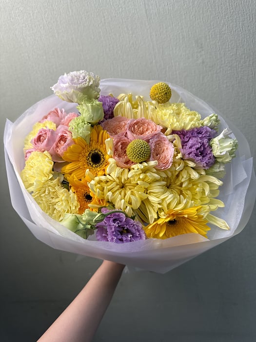 Солнечный микс с пионовидными розами