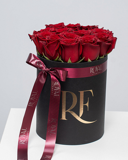 Коробка из 13 роз с доставкой по Алматы
