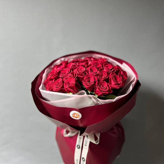 Букет из 35 голландских красных роз 