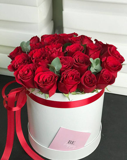 Красные розы в коробочке с доставкой по Шалкаре