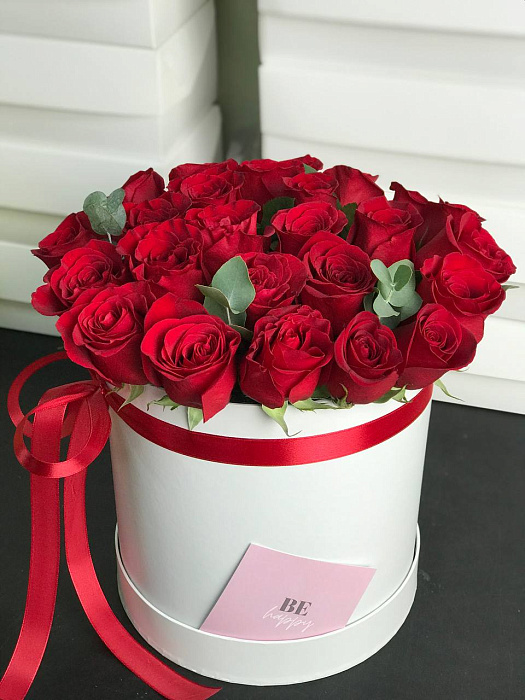 Красные розы в коробочке