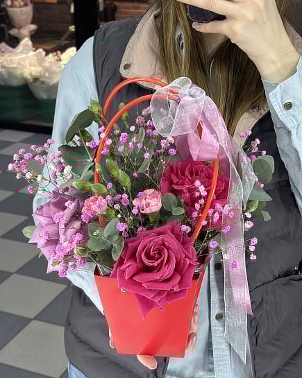 Яркий комплимент в красной сумочке с доставкой по Астане