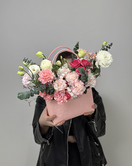 Handbag with delivery to Astana