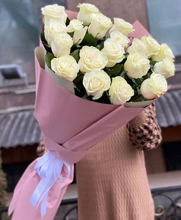 Bouquet of white tall roses