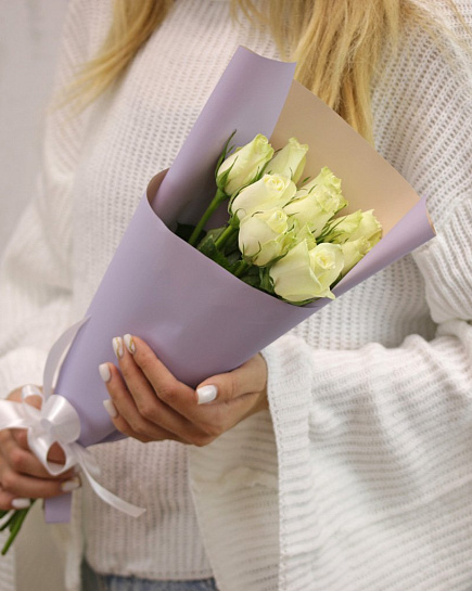 Букет из 9 белых роз (40 см.) с доставкой по Алматы