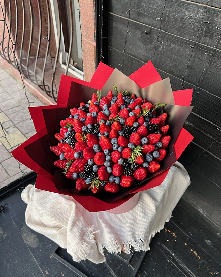 berry bouquet with delivery to Almaty
