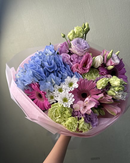 Яркий микс с гортензией и герберами with delivery to Astana