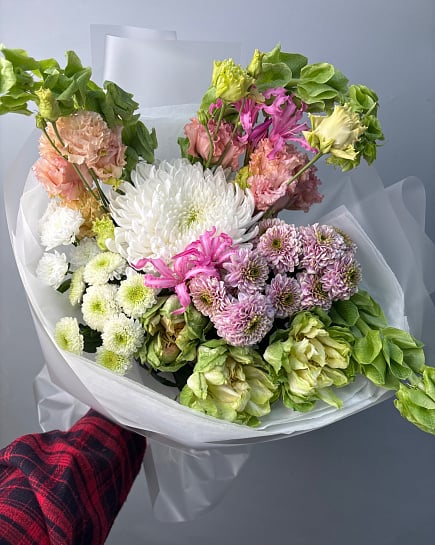 Нежный букет с хризантемами и эустомой с доставкой по Астане