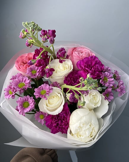 Букет из пионовидных роз и гвоздик с доставкой по Астане