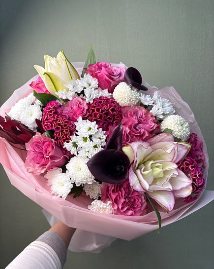 Розовый шарм с амариллисом и каллами with delivery to Astana
