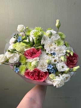 Романтичный микс с пионовидными розами