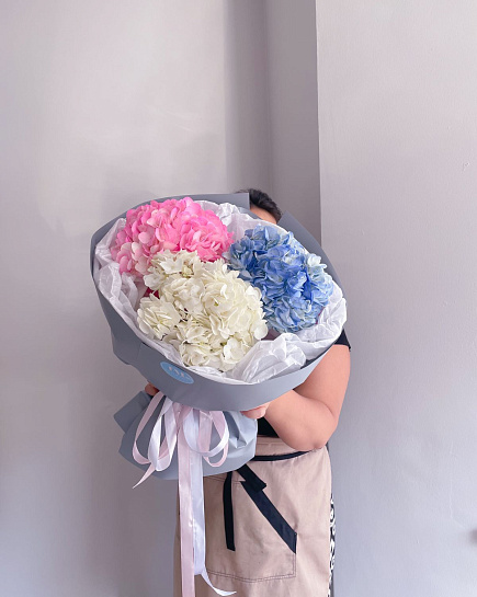 Bouquet of 3 hydrangeas with delivery to Astana