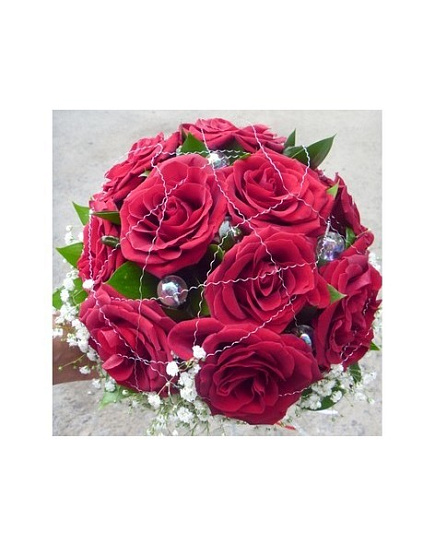 Букет из красных роз "Скарлетт" с доставкой по Таразе