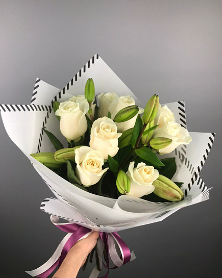 Микс-букет с белыми розами "Снежная дама" с доставкой по Аральске