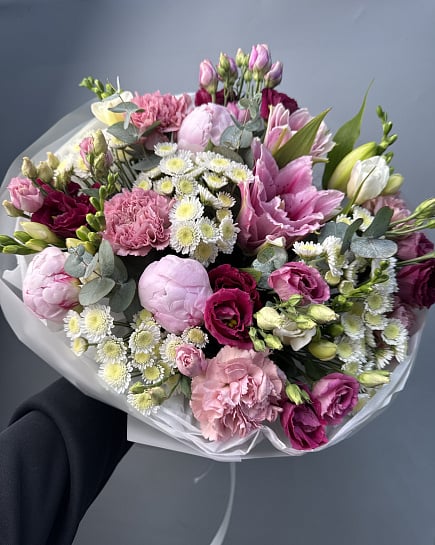 Розовое очарование с пионами и лилиями с доставкой по Астане