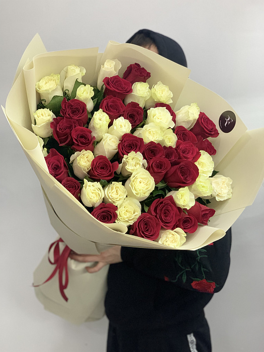 Bouquet of 51 meter roses