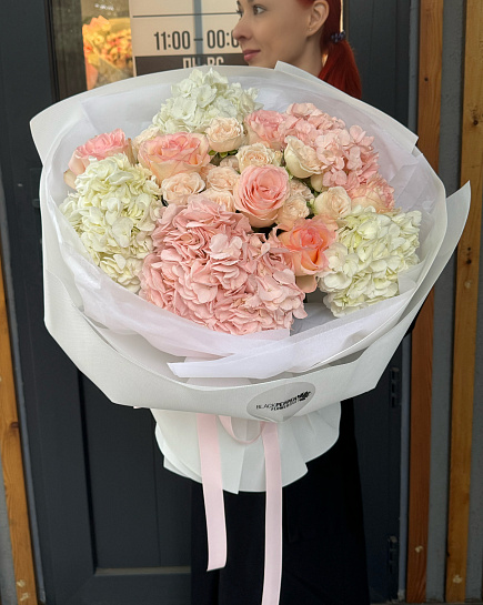 Bouquet of LUXURY SIGNATURE flowers delivered to Almaty