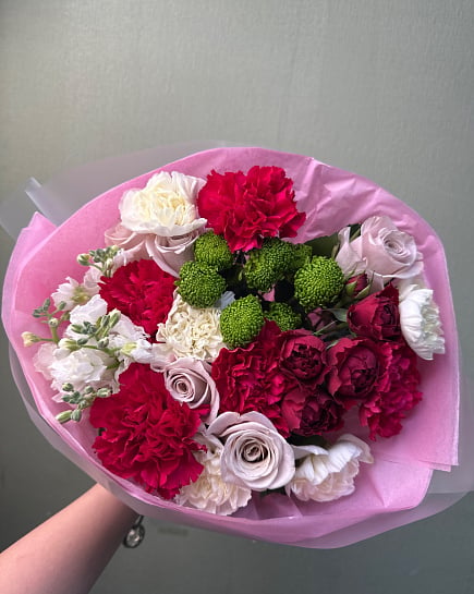 Яркий микс из гвоздик и кустовых роз with delivery to Astana