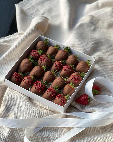 Strawberry in Paris Chocolate with delivery to Almaty