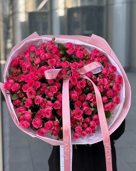 Моно букет 35 кустовых ярко-розовых роз с доставкой по Астане