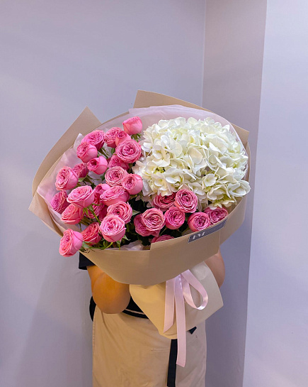 Bouquet of Bouquet of spray roses and hydrangeas flowers delivered to Astana