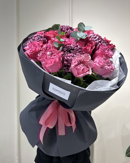 Букет из пионовидных роз и хризантем с доставкой по Астане