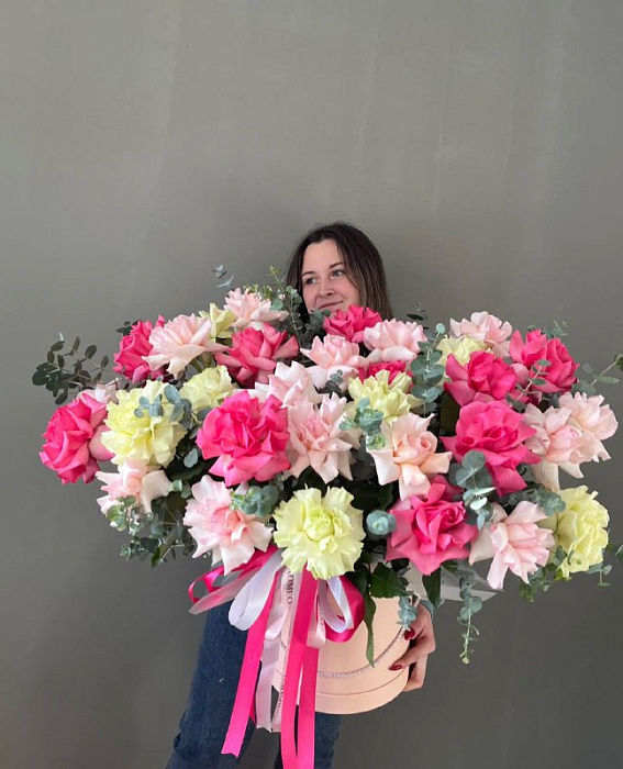 Gorgeous arrangement of roses