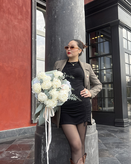 Bouquet of white sapphire flowers delivered to Almaty