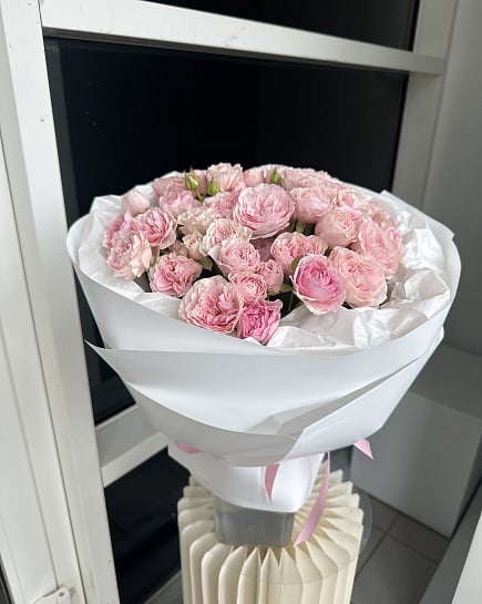 Романтичный букет из кустовых пионовидных роз с доставкой по Астане