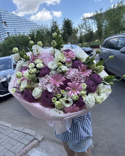 Розово-фиолетовый микс с гортензией с доставкой по Астане