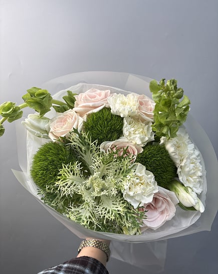 Нежный букет из роз и гвоздик с доставкой по Астане