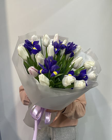 Весенний дуэт тюльпанов и ирисов с доставкой по Астане