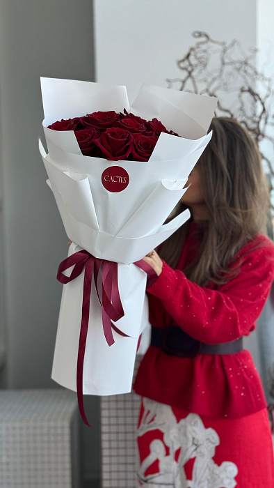 Моно букет из красных роз RED (13 шт)
