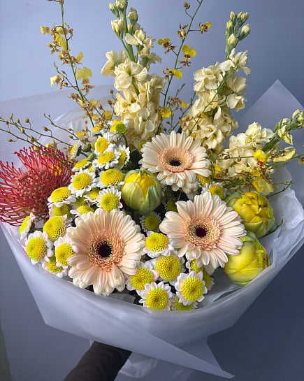 Солнечный микс с протеей и герберами с доставкой по Астане