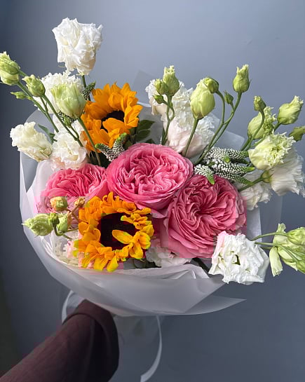 Солнечный микс с пионовидными розами с доставкой по Астане